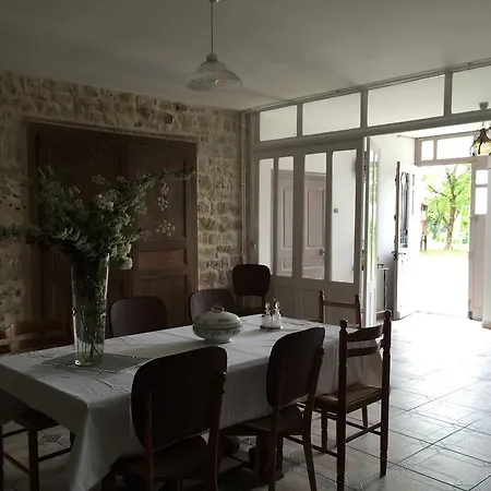 Maison Du Bûcheron * Melay (Haute-Marne)
